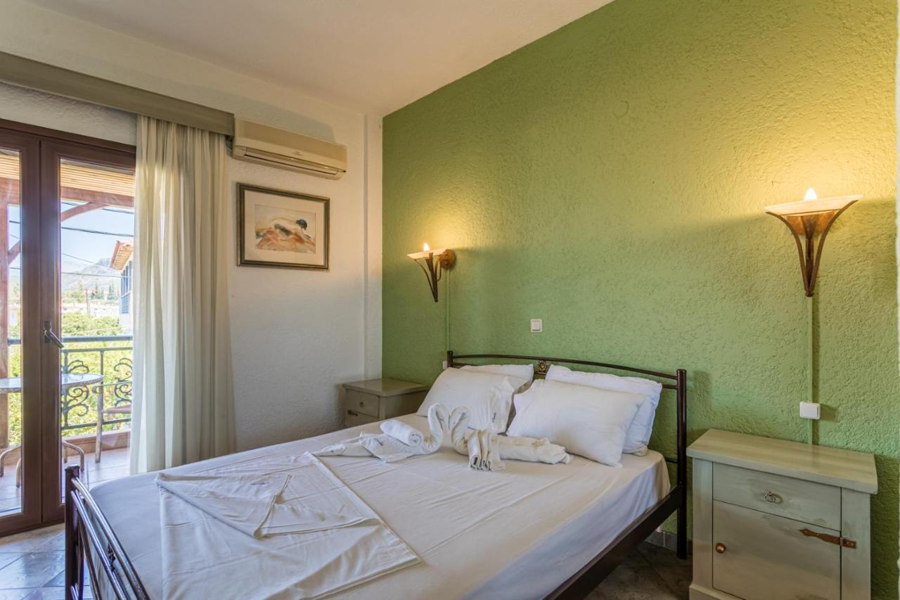 Niriides Apartments Stoúpa Extérieur photo